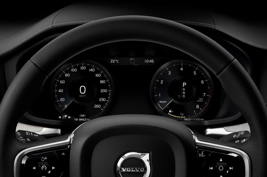 Панель приборов Volvo V60 T6 Inscription 2018 года  (WW) (фото 23 из 53)